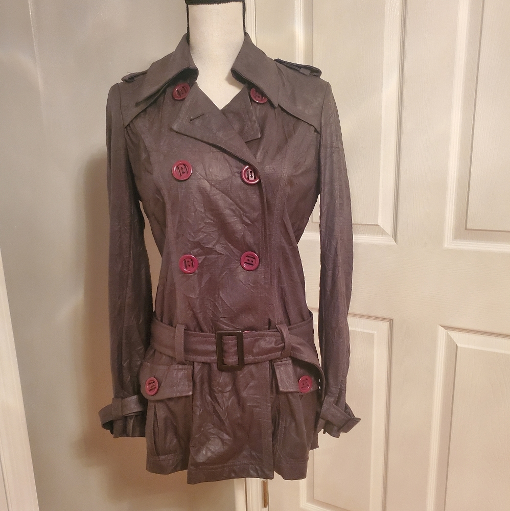 Women's Light Jacket. Brown color. Size Small